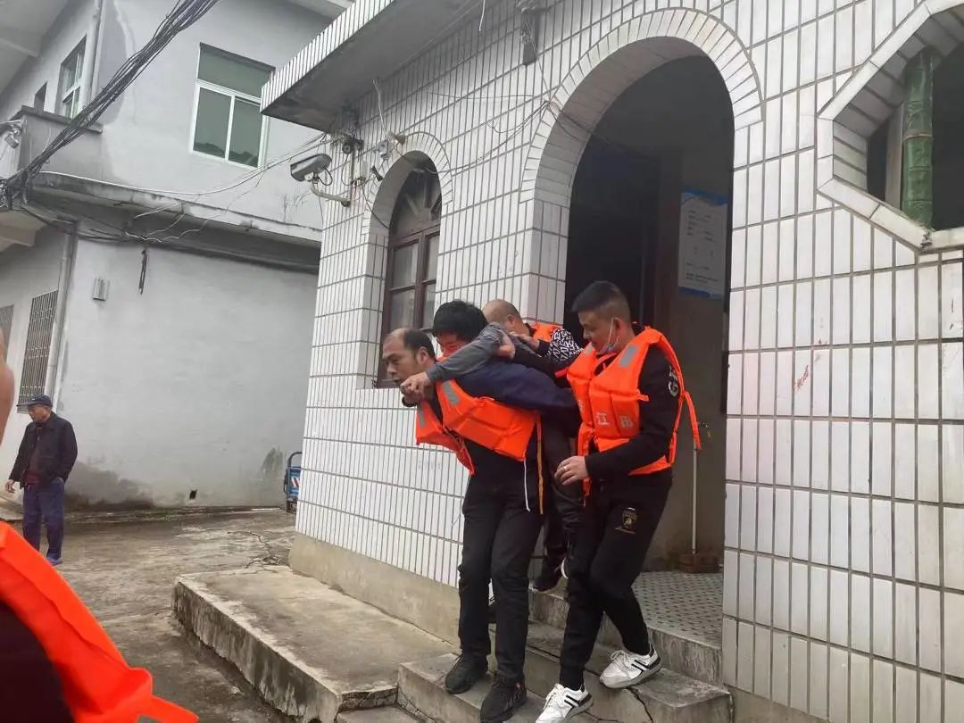 “馬上組織群眾轉(zhuǎn)移！”啥情況？現(xiàn)場(chǎng)直擊→