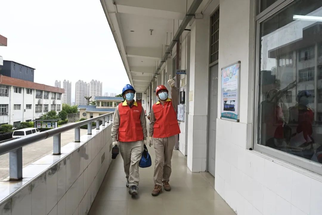 “電”亮光明！他們這樣護(hù)航高考！