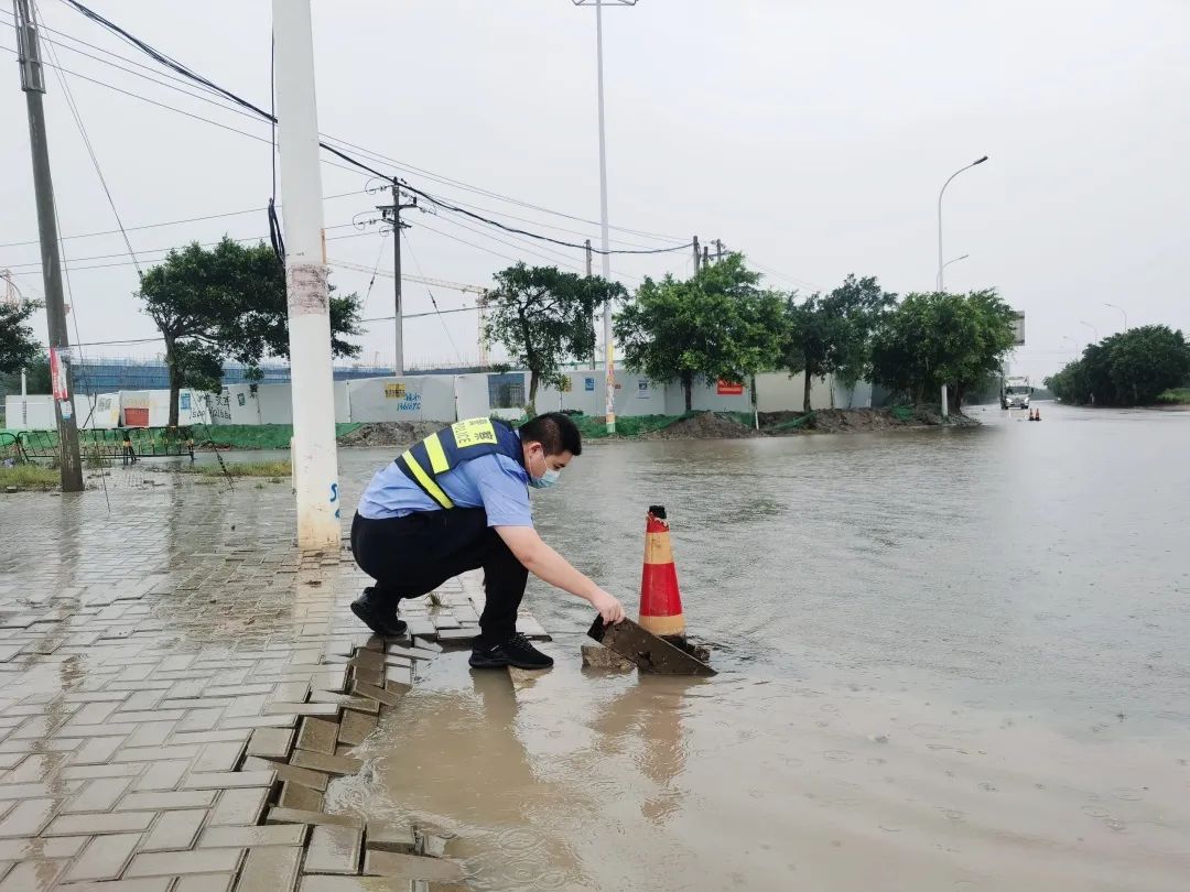 雨！雨！雨！他們聞“汛”而動
