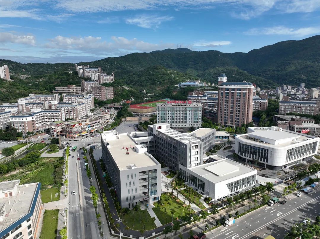 踔厲奮發(fā)，勇毅前行！我區(qū)教育界熱議！