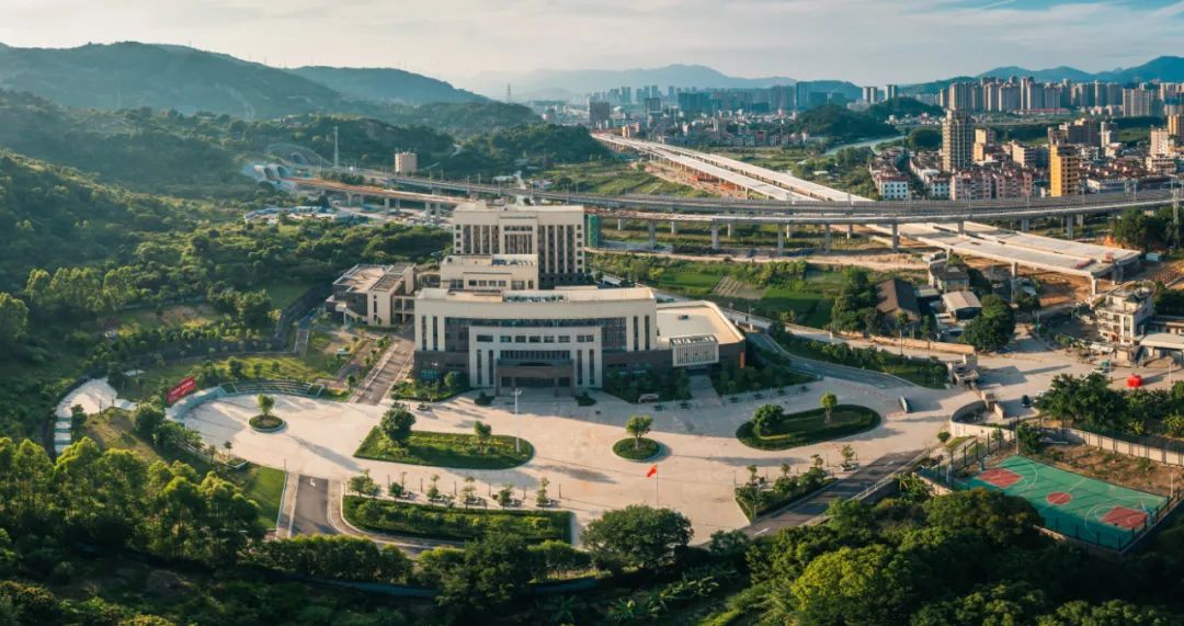 踔厲奮發(fā)，勇毅前行！我區(qū)教育界熱議！