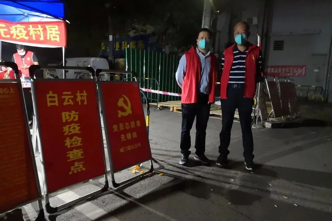 這場戰(zhàn)“疫”他們一直都在......