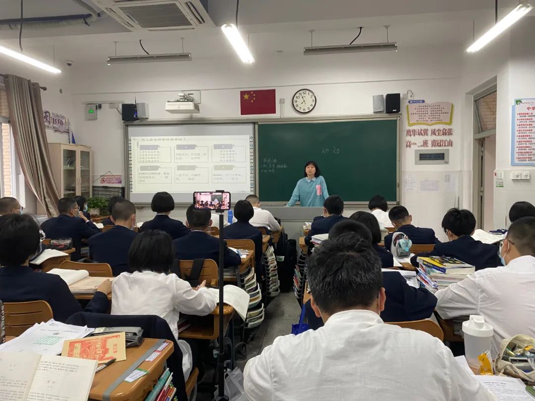 今天，我們終于復(fù)課啦！