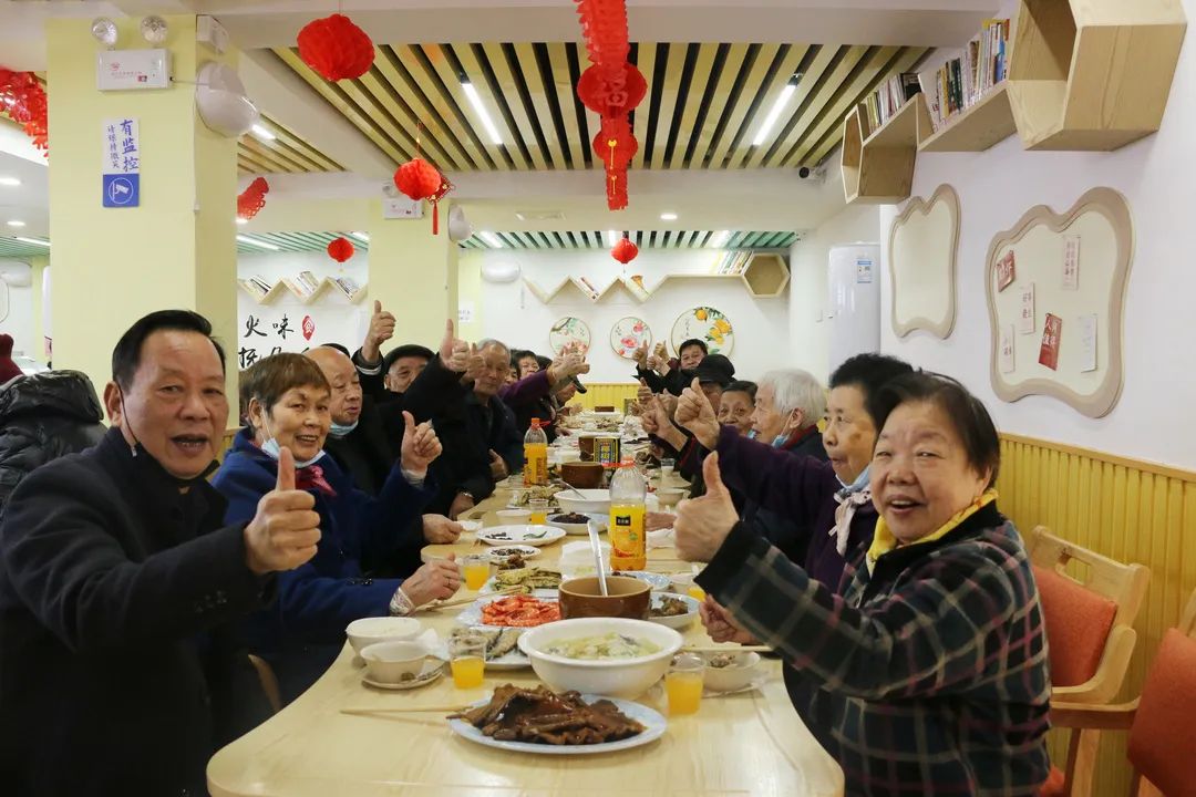 【網(wǎng)絡(luò)中國節(jié)?春節(jié)】從舌尖到心間！這份團(tuán)圓飯，夠暖！