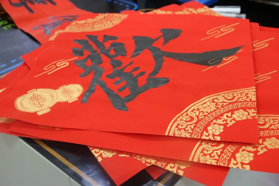 【網(wǎng)絡(luò)中國節(jié)?春節(jié)】從舌尖到心間！這份團(tuán)圓飯，夠暖！