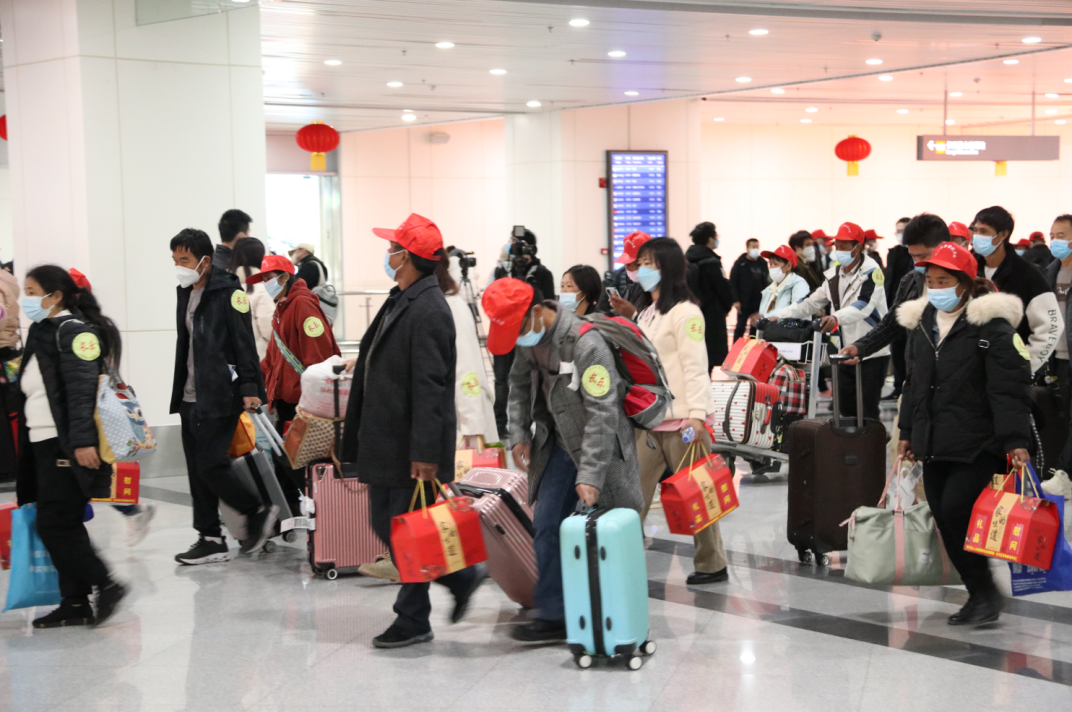 豪氣！包機返崗！他們幸福感“爆棚”
