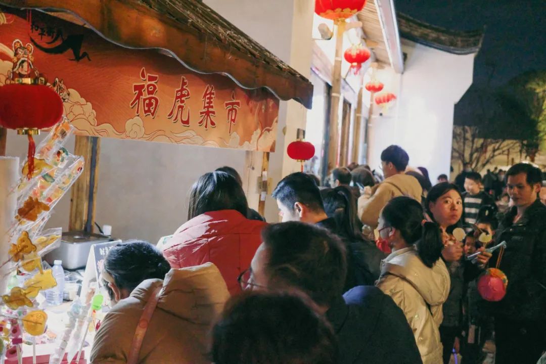 【網(wǎng)絡中國節(jié)?元宵】賞花燈、猜燈謎，來和平街“藝”起鬧元宵！