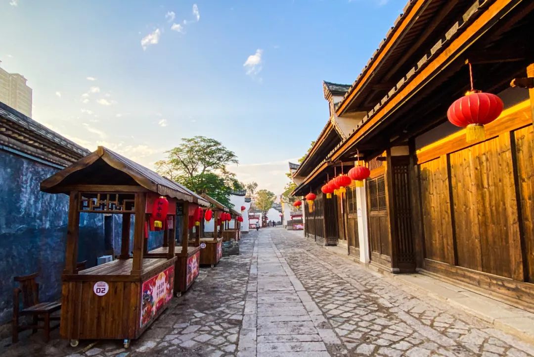 【網(wǎng)絡中國節(jié)?元宵】賞花燈、猜燈謎，來和平街“藝”起鬧元宵！