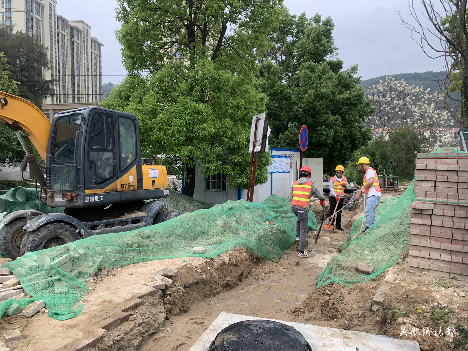 東鶴路口至鰲山路口連接管工程施工已過(guò)半