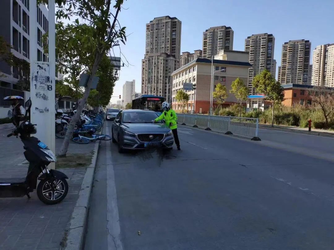 民聲零距離 ||這所學(xué)校周邊停車難！看長樂如何緩解！