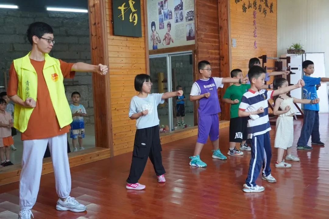 “武館”開在家門口，“功夫小子”超有范！