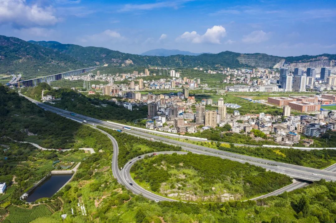 全力構(gòu)筑交通網(wǎng) 長樂精心鋪就幸福路