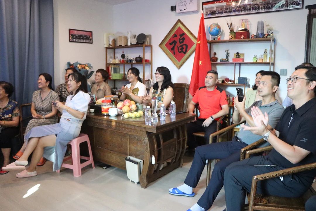 丫霸！長樂帥小伙奪福州首金！區(qū)委、區(qū)政府發(fā)出賀電！