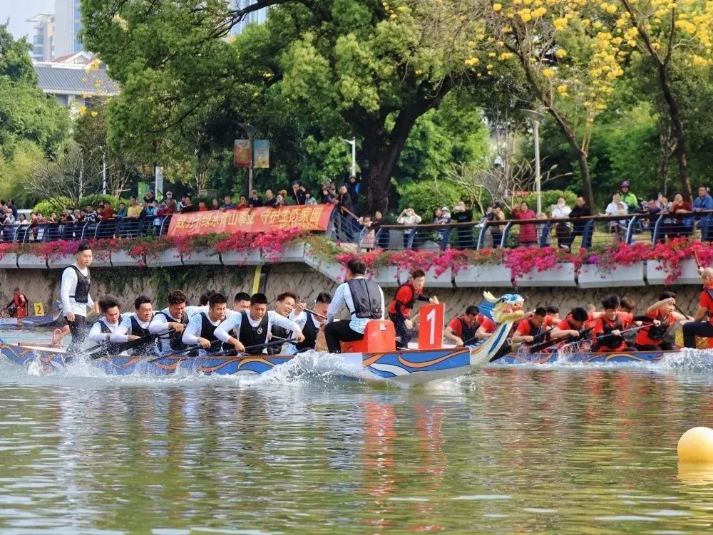 16支隊(duì)伍，競速福州“醉美”龍舟賽道！冠軍是……