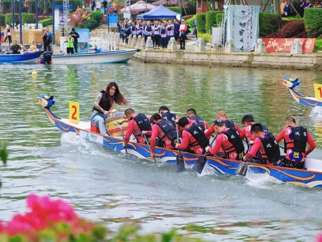 16支隊(duì)伍，競速福州“醉美”龍舟賽道！冠軍是……