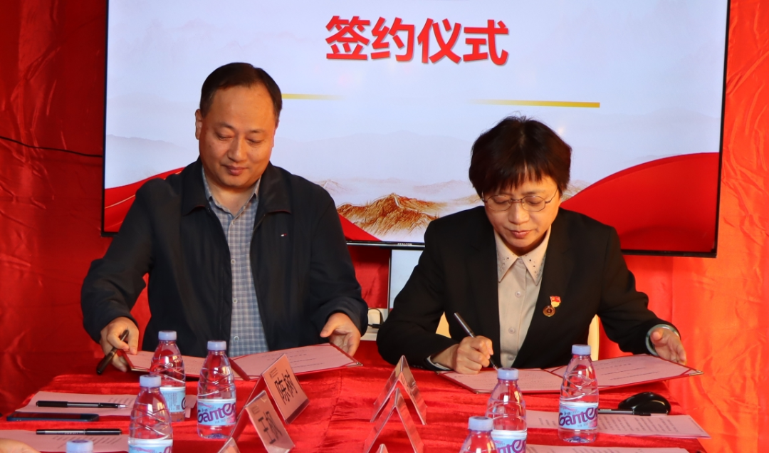喜結(jié)“良緣”！文嶺鎮(zhèn)與這所高校簽了！