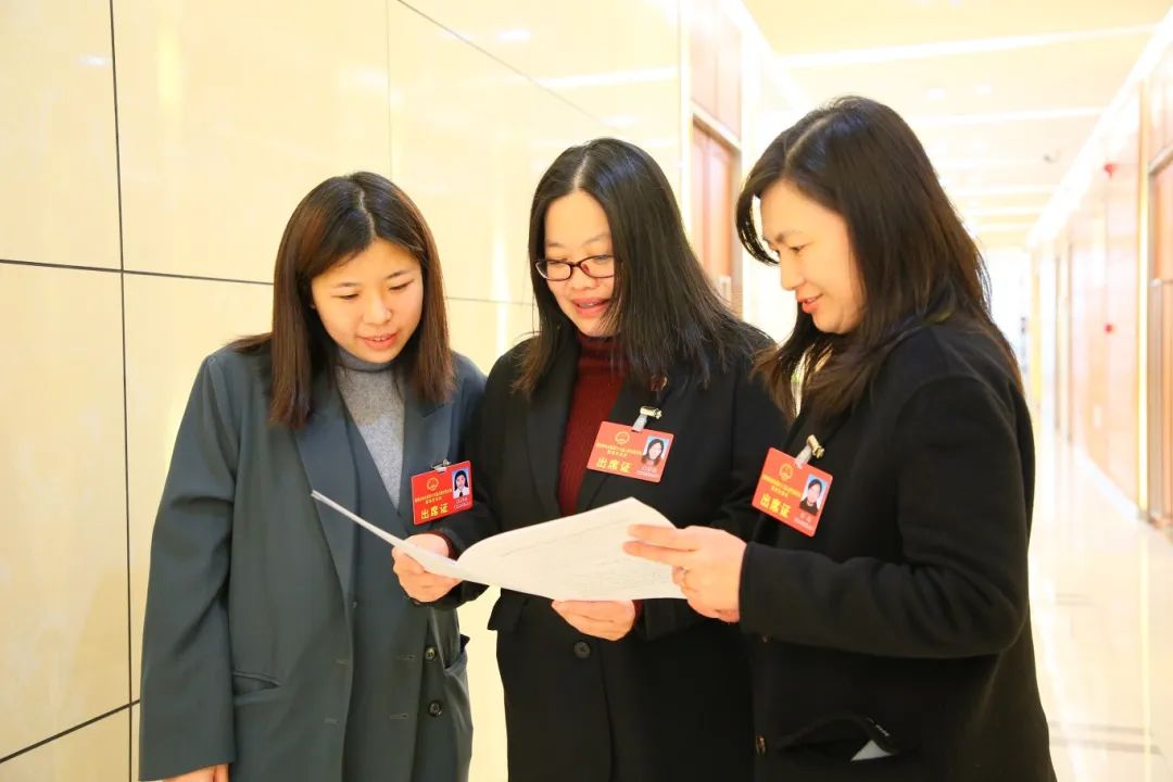 肩負(fù)重托，滿懷豪情！人大代表今日?qǐng)?bào)到