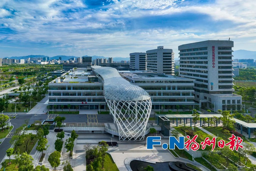 驚呆！醫(yī)療機器人如何在長樂 “備考上崗”？記者帶你揭秘→
