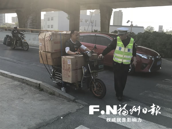 福州交警嚴(yán)查非機(jī)動(dòng)車闖三環(huán)　全線設(shè)29個(gè)執(zhí)法點(diǎn)