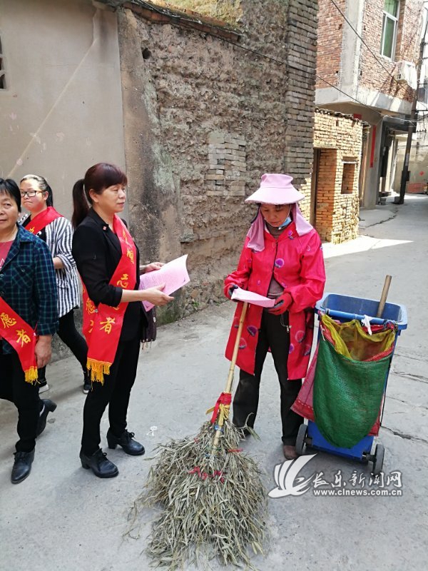 移風(fēng)易俗宣傳勸導(dǎo)服務(wù)隊(duì)玉田分隊(duì)開展移風(fēng)易俗宣傳.jpg