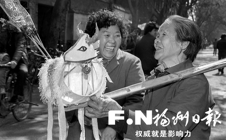 張張笑臉 見證時代巨變