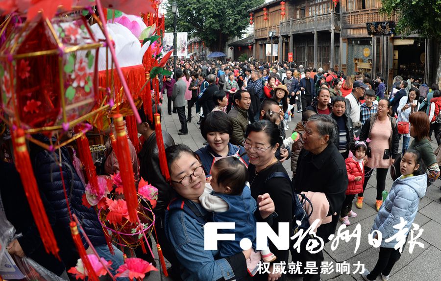 張張笑臉 見證時代巨變