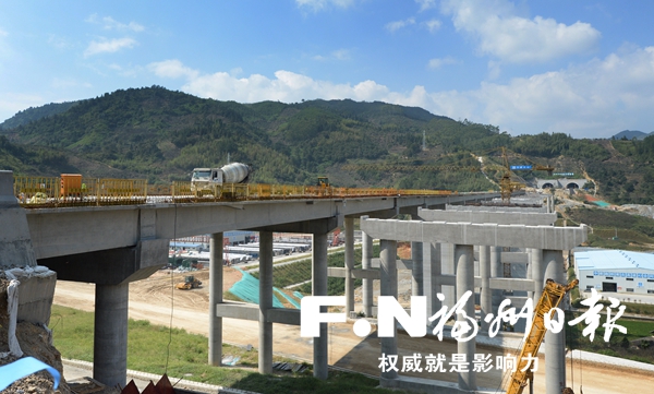技術(shù)創(chuàng)新助攻堅(jiān)　莆炎高速嵩口互通有望提前完工