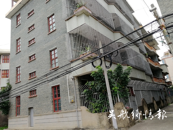 4版1條40年住房的變遷見證幸福生活（與別人合建的4層半樓房））.jpg