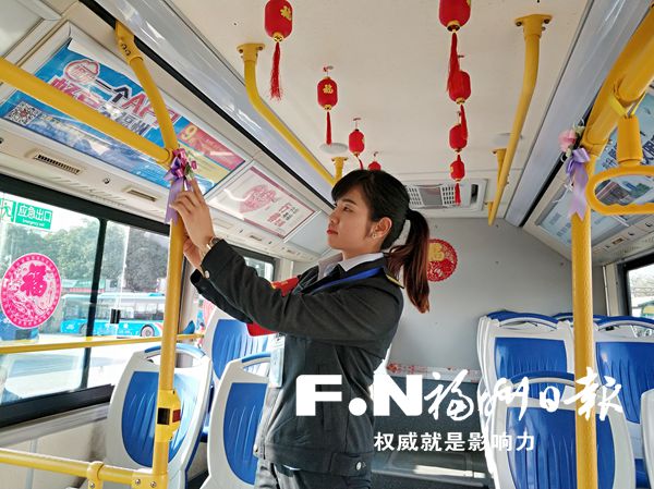 公交女司機(jī)羅林梅：“女漢子”有顆“少女心”