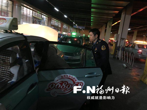 市道管處強(qiáng)化運(yùn)力提升服務(wù) 春運(yùn)路上不讓一個(gè)乘客落下