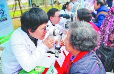 福州：百名志愿醫(yī)生義診獻(xiàn)愛(ài)心