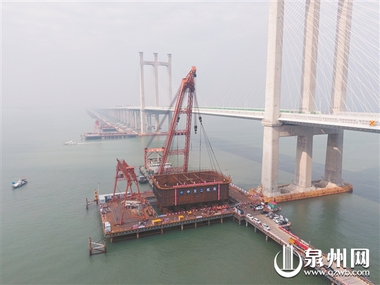 福廈高鐵泉州灣跨海大橋主墩鋼吊箱完成