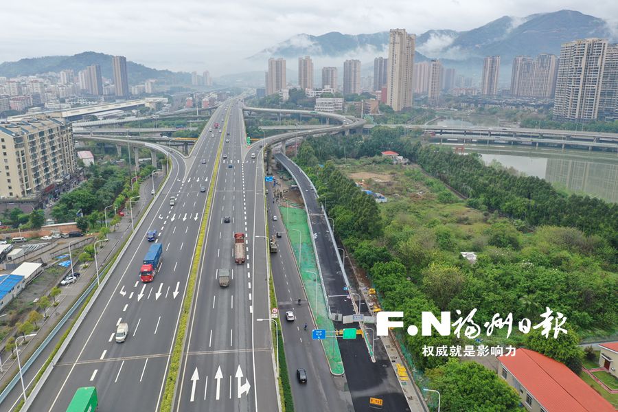 三環(huán)輔路跨福飛路高架中旬通車(chē)